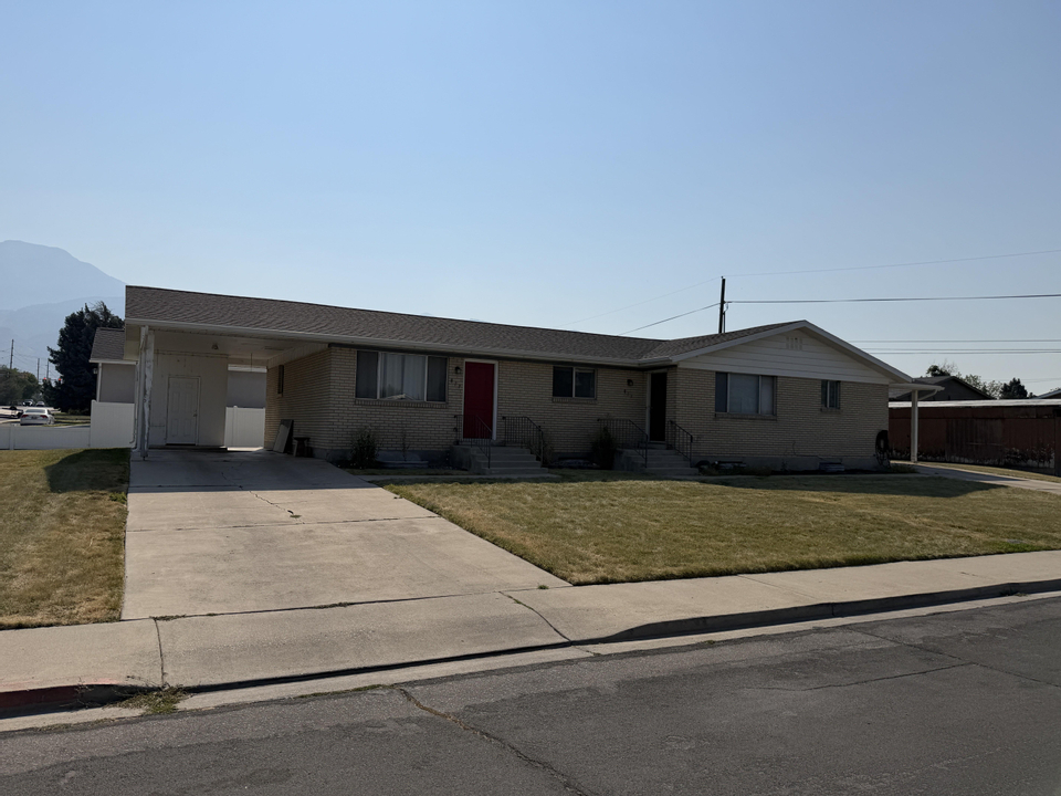Private Room Near UVU – Student Housing in Orem